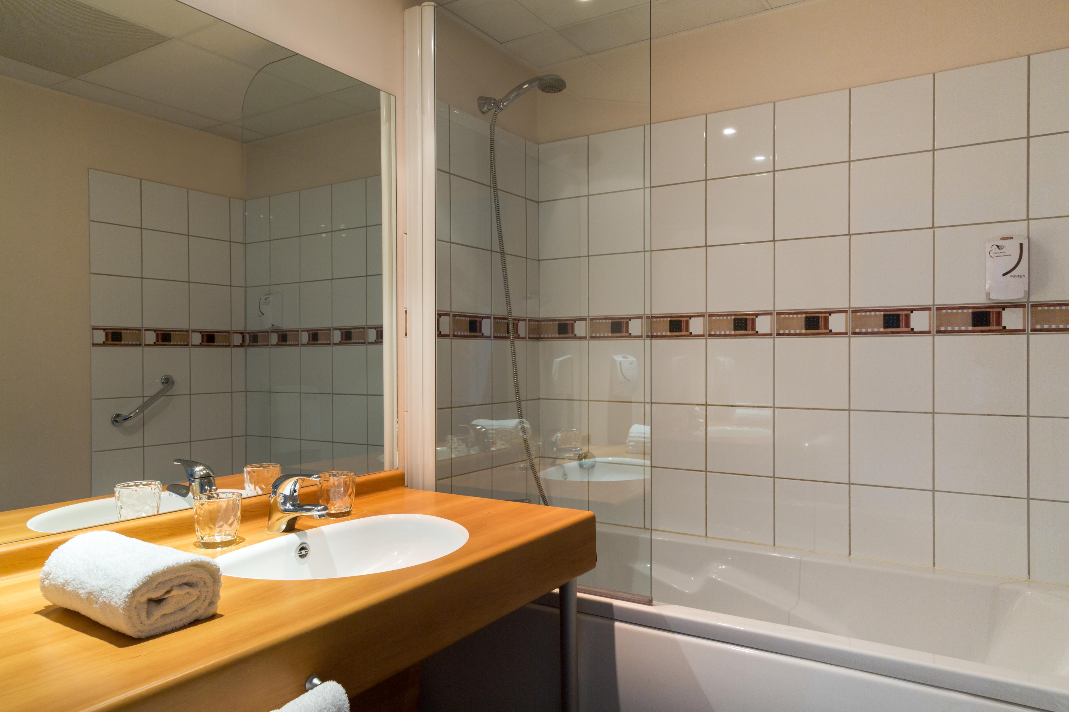 Hotel The Originals Boutique, Actuel Hôtel, Saint-etienne Aéroport 3*
